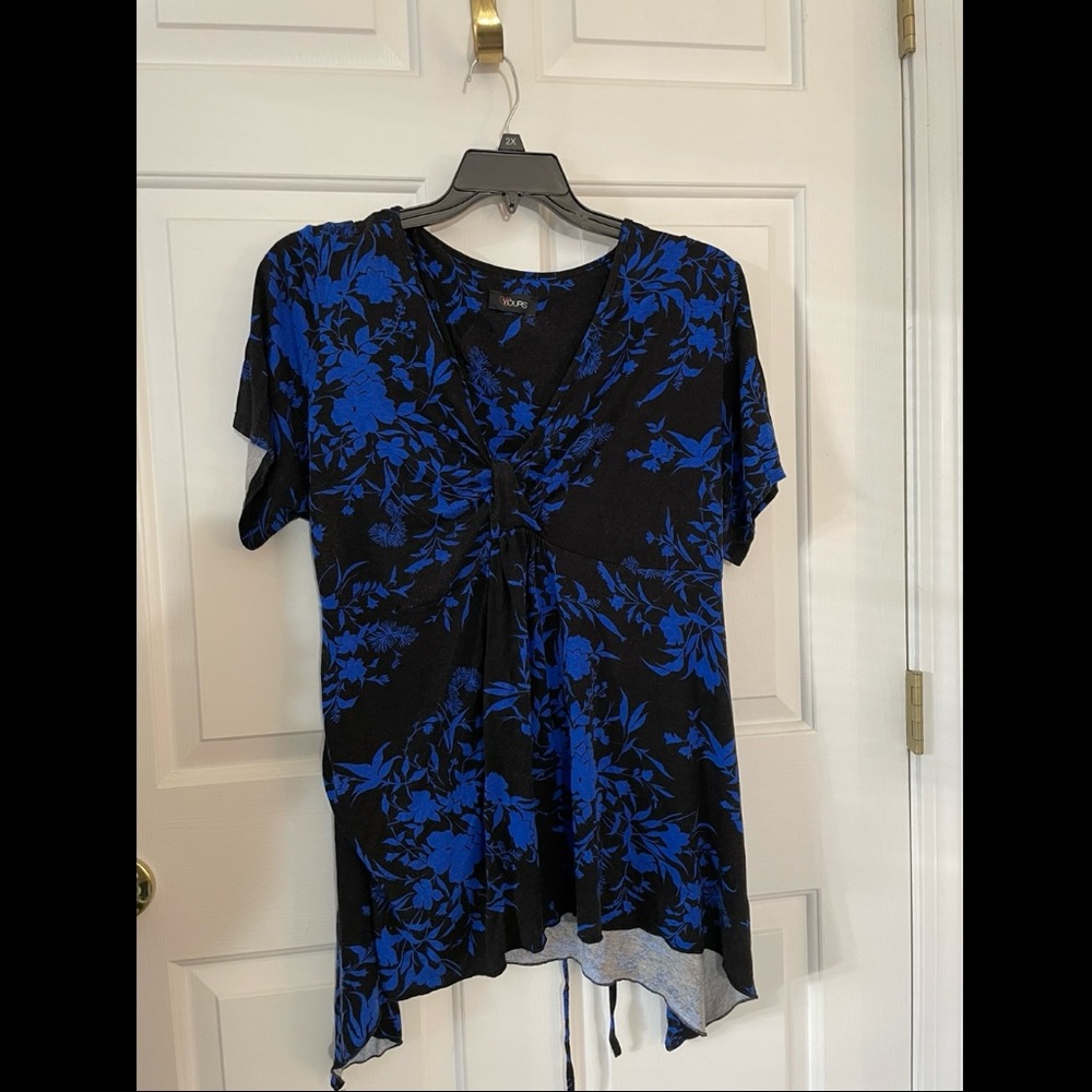 Yours Clothing Black Blue Floral Print Top With Frilled Paneled Hanky Hem 2X